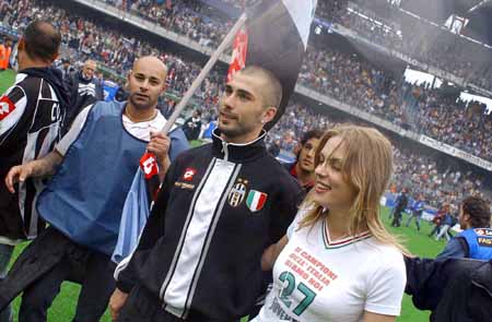 Here we go！罗马诺：16岁后卫奥多涅斯将于2028年加盟切尔西（罗马诺确认：16岁后卫奥多涅斯将于2028年加盟切尔西）