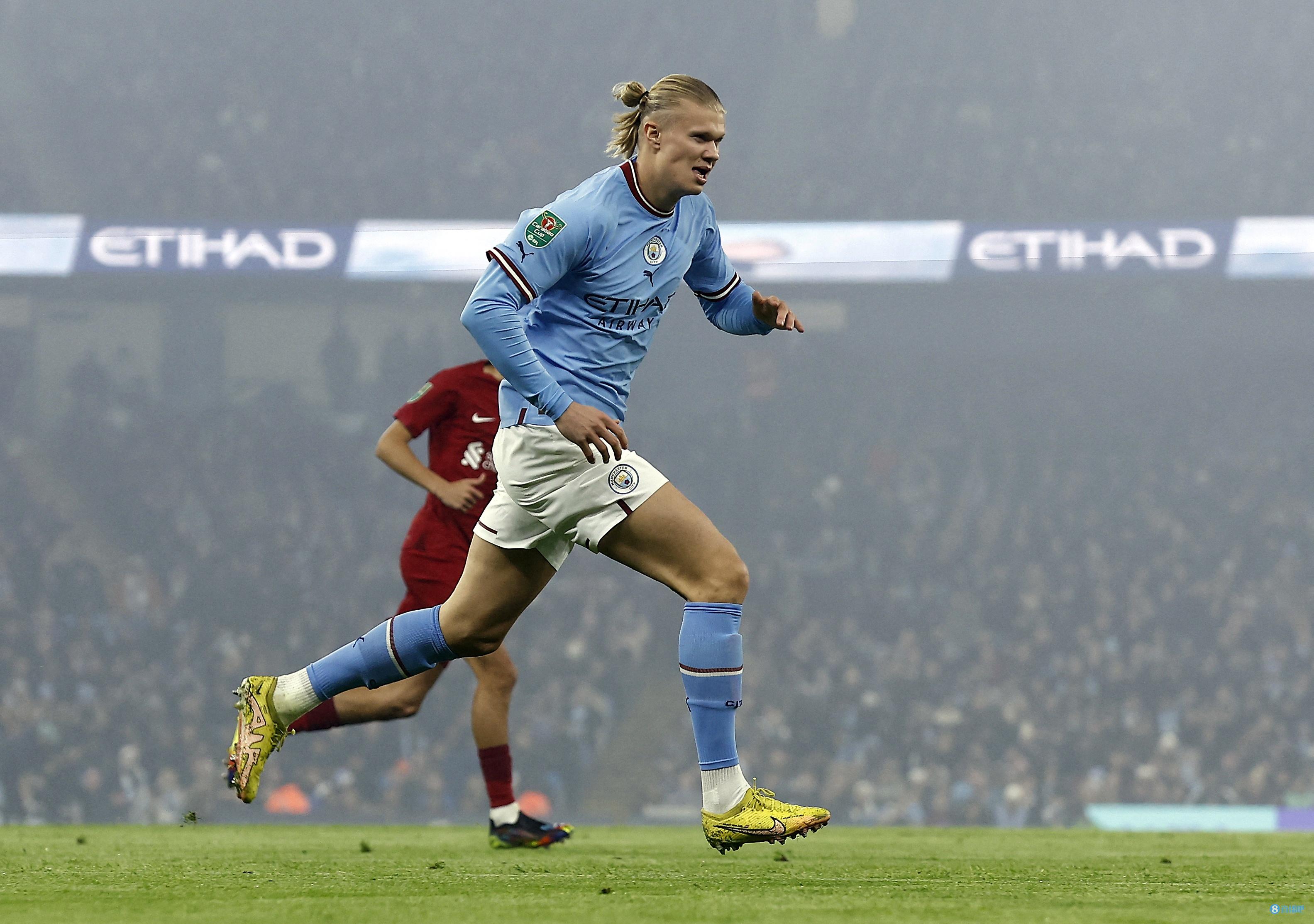 卡尔：如果我继续这样踢下去，当然是可以达到梅西那个水平的（卡尔自信表态：维持这种踢法，我有望达到梅西级别）