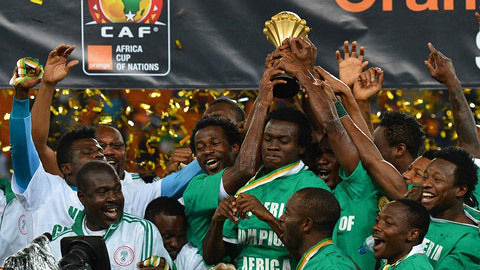 皇马名宿桑奇斯：希望当场上出现混乱时，队中有人来维持秩序（皇马传奇桑奇斯：盼有人在场面混乱时站出来稳住局面）