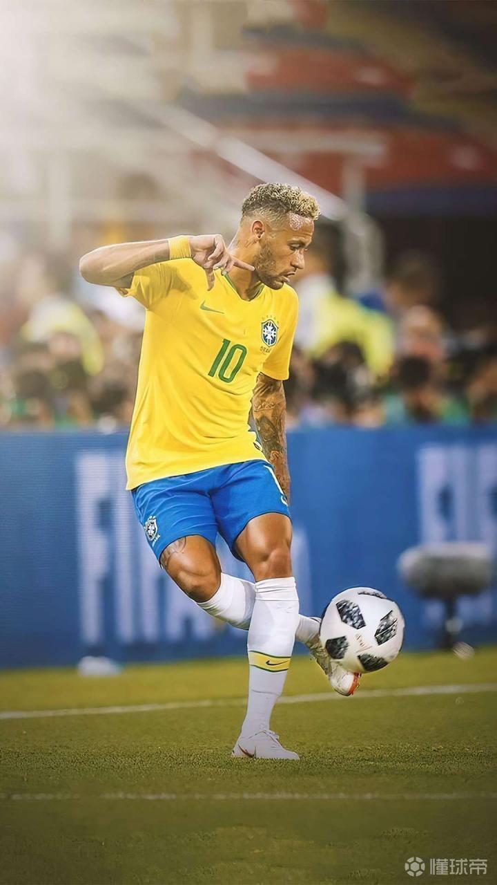 再起风波，内马尔：向教练致歉？又是哪个狗屎记者编造的谎言（风波再起，内马尔否认向教练道歉：是谁在捏造谣言？）